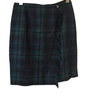 Rafaella wool tartan skirt. Women’s size 8. Wrap style.